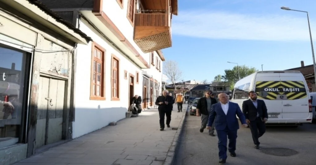 Sokak Ve Cephe Sağlıklaştırmaya Devam