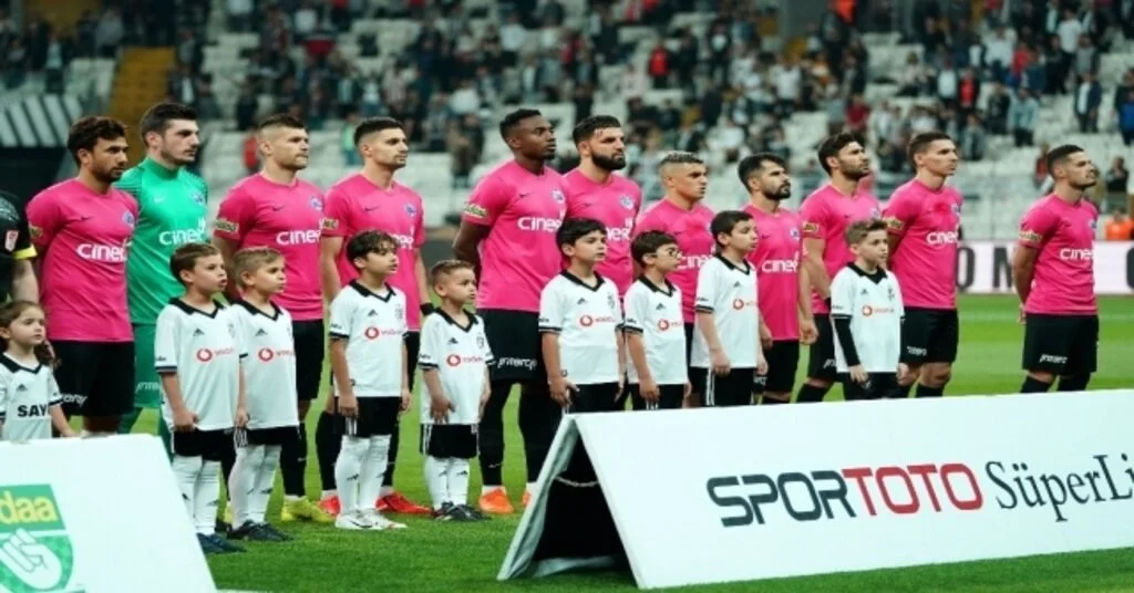 Spor Toto Süper Lig: Beşiktaş: 1 - Kasımpaşa: 1 (Maç Devam Ediyor)
