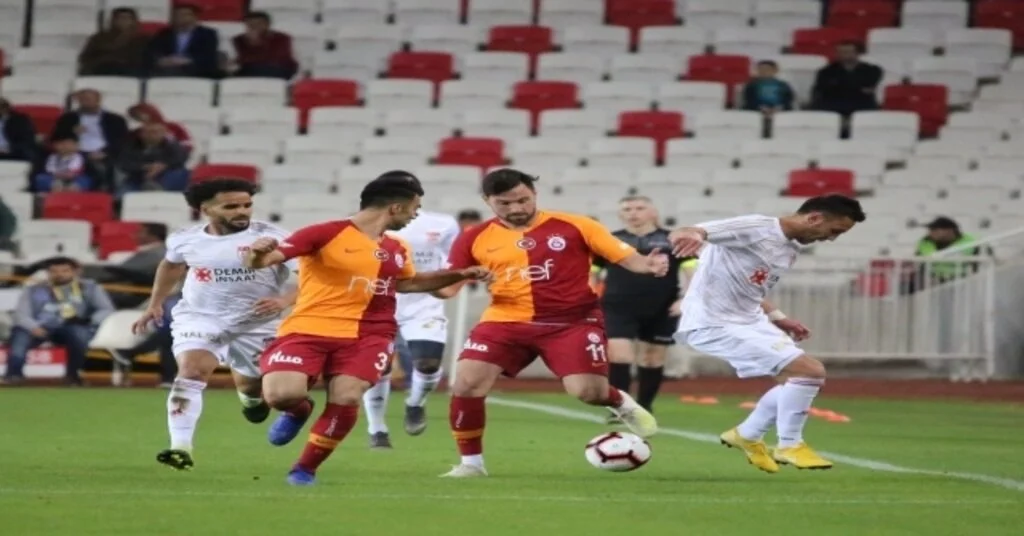 Spor Toto Süper Lig: Dg Sivasspor: 2 - Galatasaray: 2 (İlk Yarı)