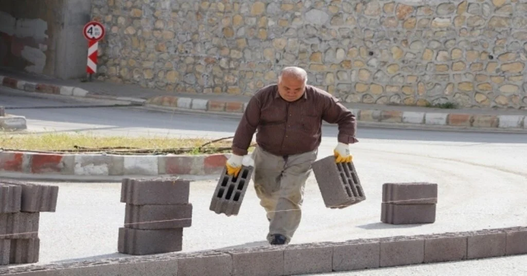 Tapulu Malım Dediği Alt Geçidi Trafiğe Kapattı