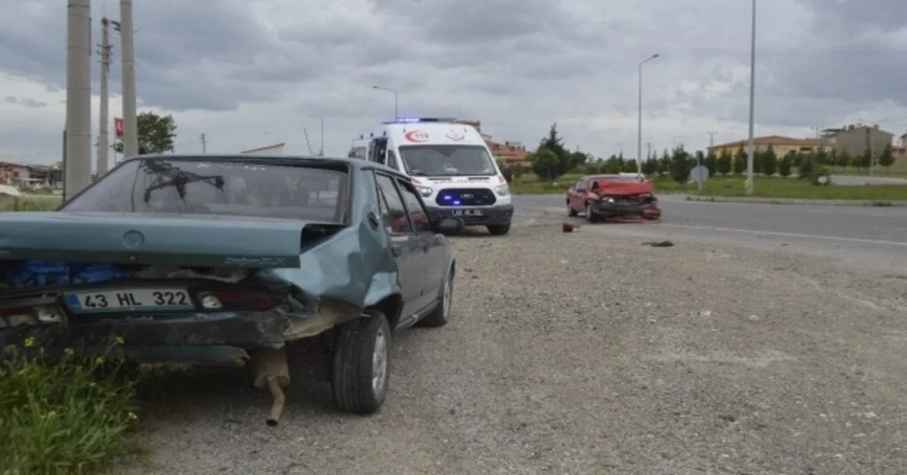 Tavşanlıda Trafik Kazası, 2 Yaralı