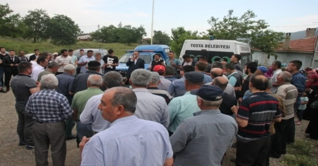 Tosyada Öldürülen 3 Kişi Toprağa Verildi