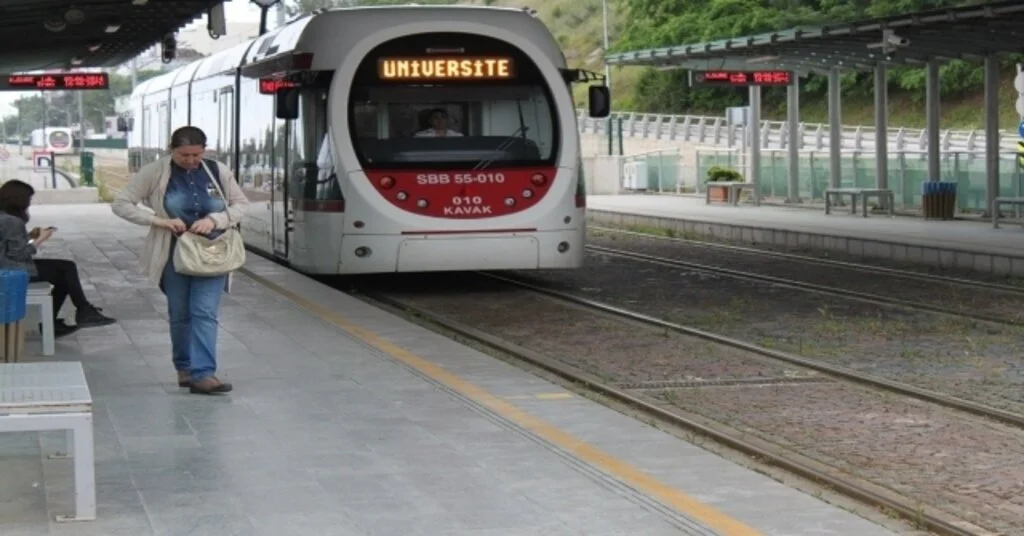 Tramvayın Varış Ve Kalkış Yerleri Değişti