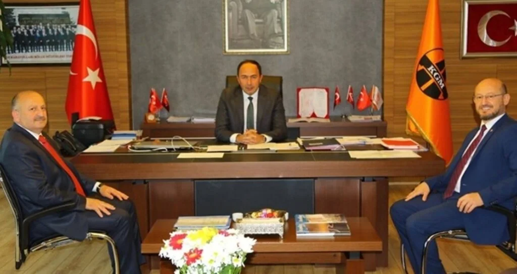 Üç ilçe birleşti yolun bitmesini istedi
