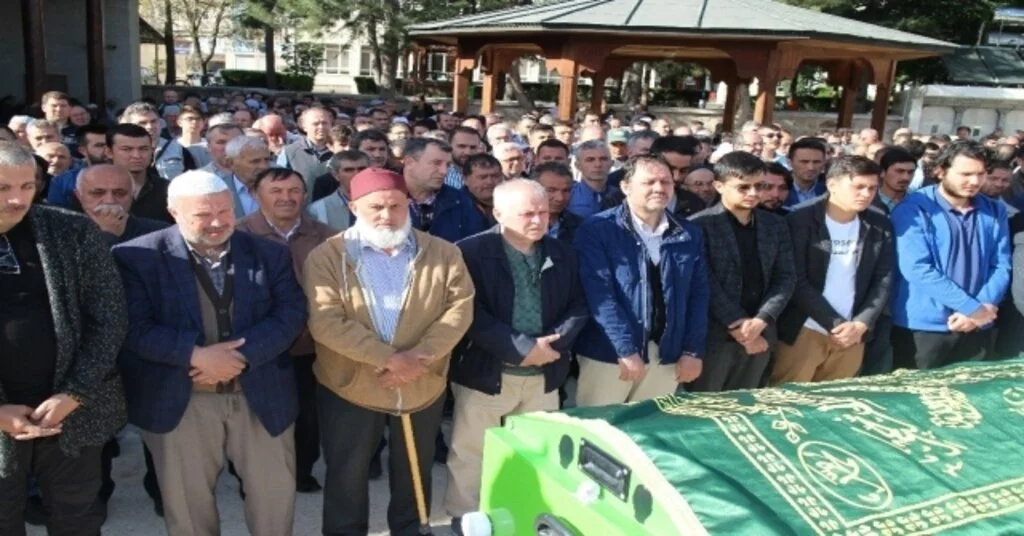 Uşak Milli Eğitim Şube Müdürü Yeşilırmak Son Yolculuğa Uğurlandı