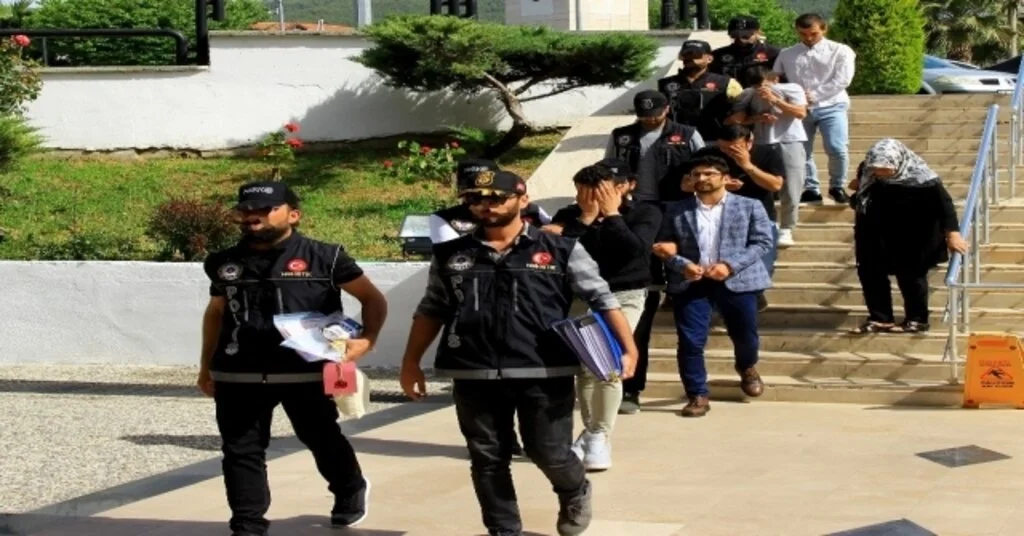 Uyuşturucu Tacirleri Tutuklandı