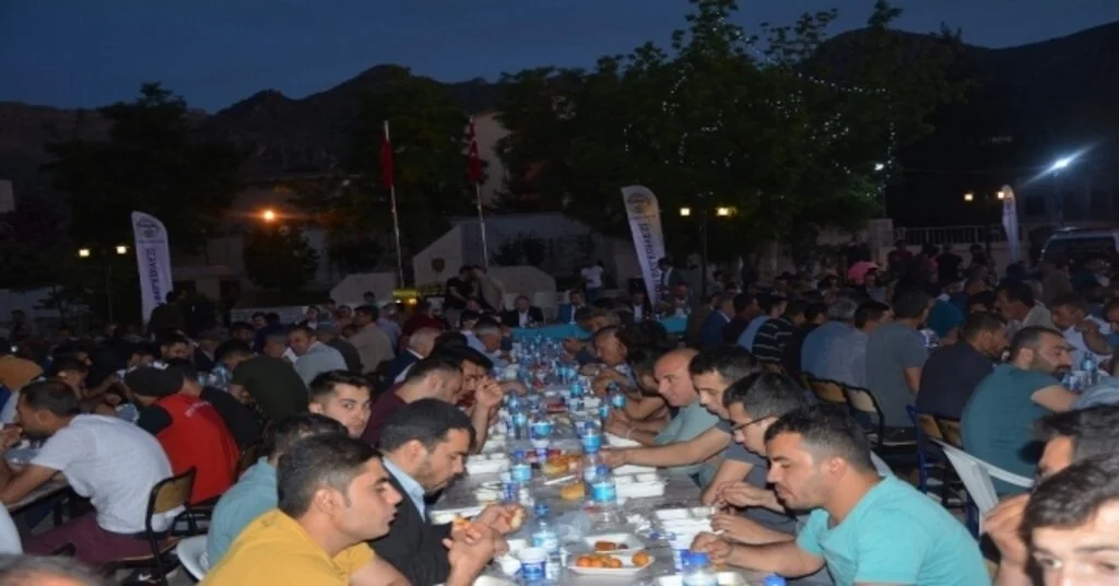 Vali Atik, İftar Programında Vatandaşlarla Bir Araya Geldi