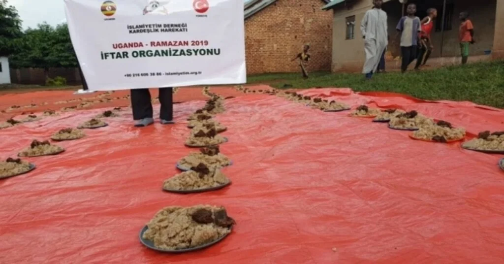 Yemen Ve Afrikada Mazlumlara İftar Sofraları Kuruldu