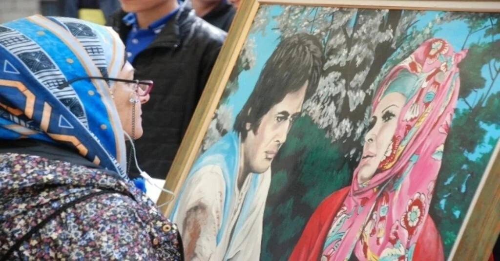 Yeşilçam Filmlerindeki Yazma Motifleri Tabloya Dönüştü