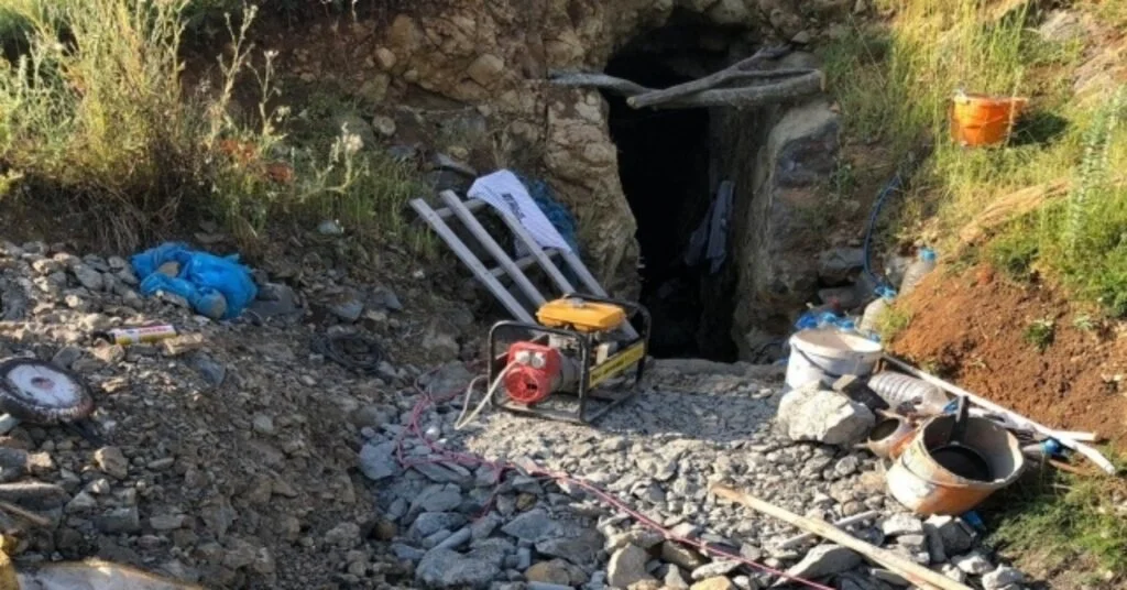 19 Mayıs İlçesinde Kaçak Kazıya Suçüstü