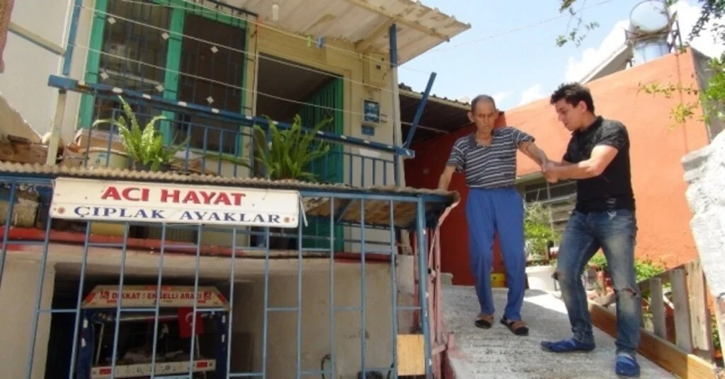 4 Kişilik Ailenin Hayatı Felç Oldu