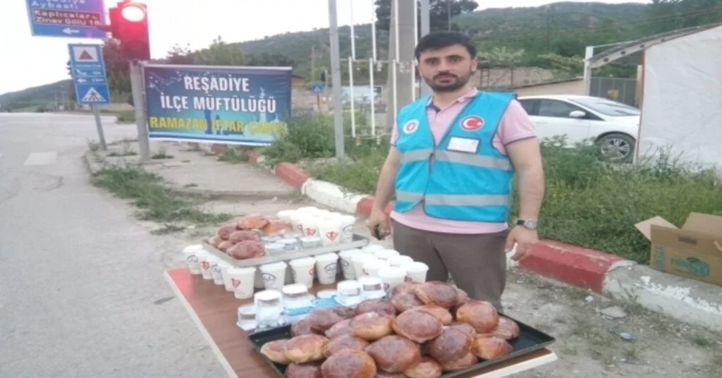 5 Bin Yolcu Orucunu D-100 Karayolunda Açtı