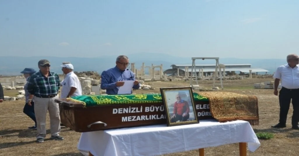 7500 Yıllık Tarihi Laodikya Antik Kentinde Cenaze Töreni