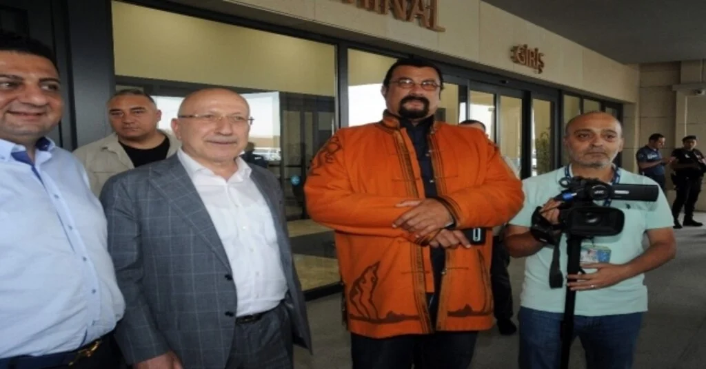 Abdli Oyuncu Steven Seagal Türkiyede