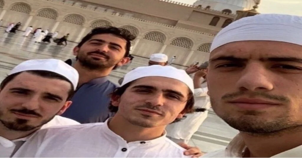 Abdulkadir Ömür Ve Melih Demiral Medinede