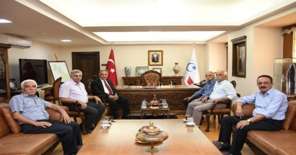 Alevi Kanaat Önderleri Rektör Turgut İle Bir Araya Geldi