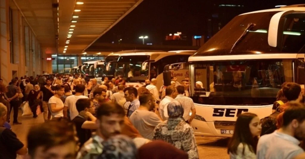 Ankara Büyükşehirden Yoğunluğun Yaşandığı Noktalarda Temizlik Seferberliği