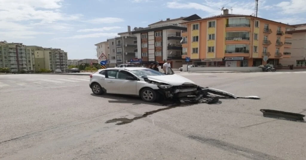 Ankarada Aynı Cadde De, Aynı Şekilde Kazalar Meydana Geldi