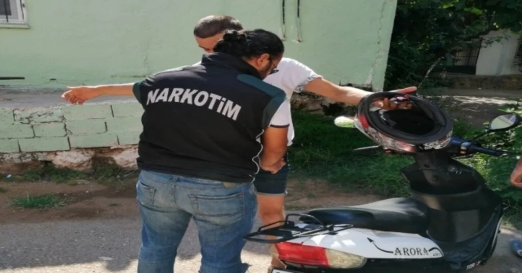 Antalyada Polis Zeytinköyde 6 Aylık Uyuşturucuyla Mücadele Raporunu Açıkladı