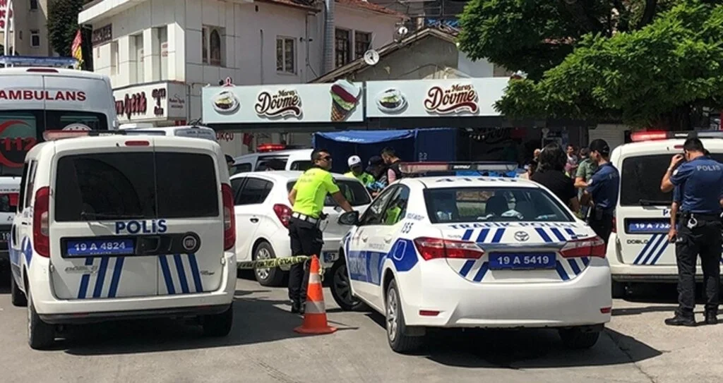 Ayrı yaşadığı eşini tabancayla vurarak öldürdü