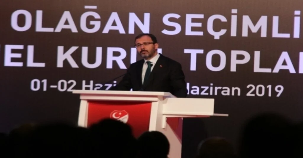 Bakan Kasapoğlu Tff Başkanlığına Seçilen Nihat Özdemiri Kutladı