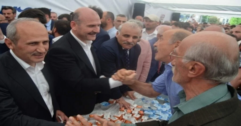Bakan Soylu Trabzon Havalimanı Çıkışında Kendisine Yönelik Tepkiyi Gündeme Getirdi