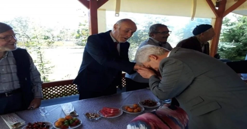 Bakan Yardımcısı Koca, Huzur Evi Sakinlerini Ziyaret Etti