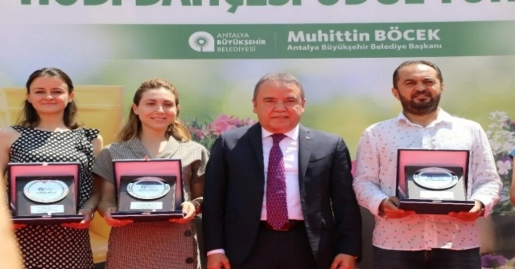 Başkan Böcek: İlk Göreve Geldiğimde Boğaçayını Zakkumla Süsledik , Çiçek Dikecek Bitkimiz Yoktu