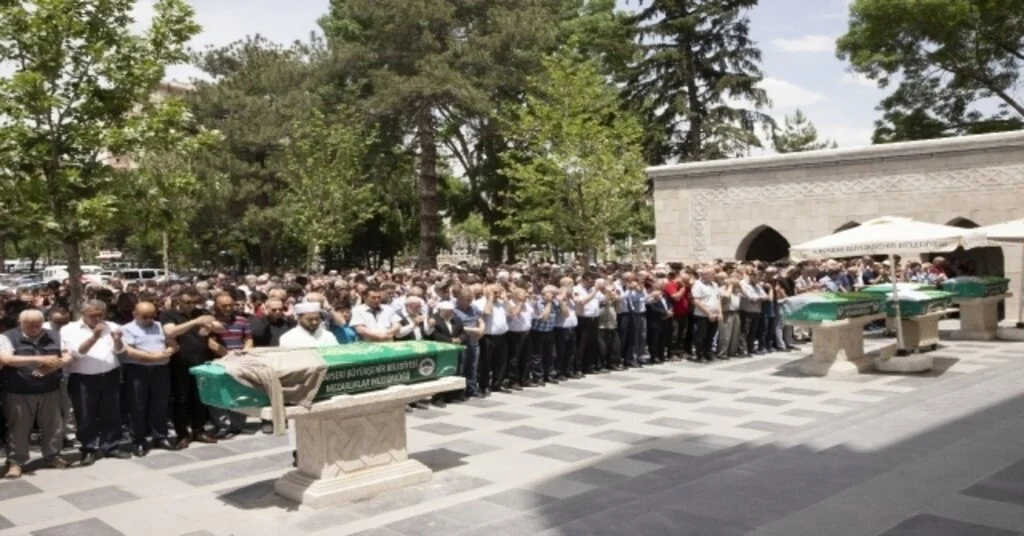Başkan Büyükkılıçtan Arefe Ziyaretleri