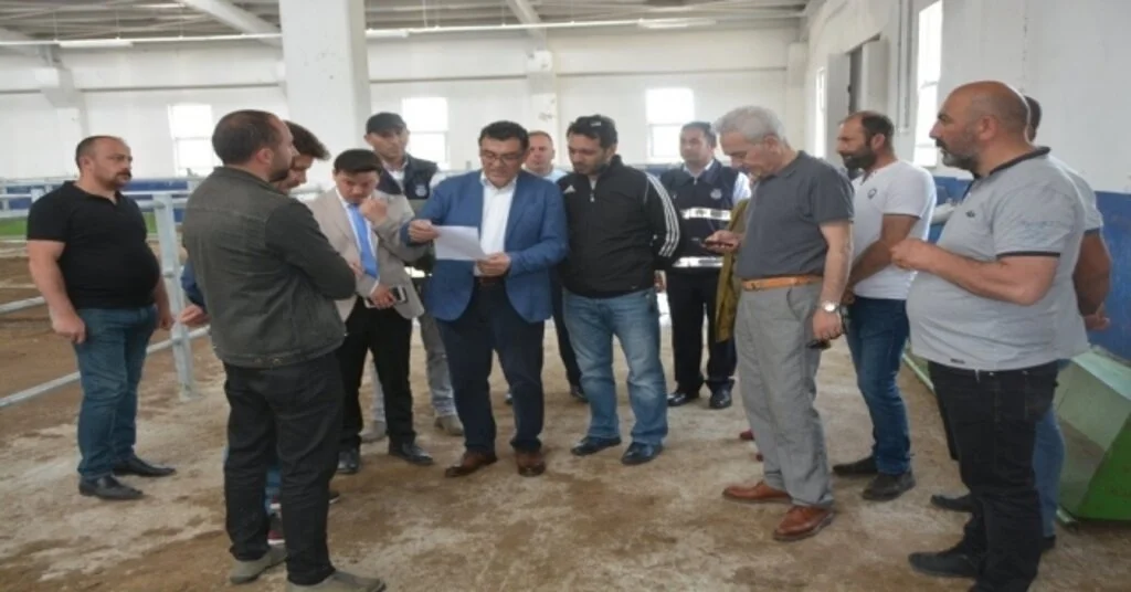 Başkan Demir, Hayvan Pazarında İncelemelerde Bulundu