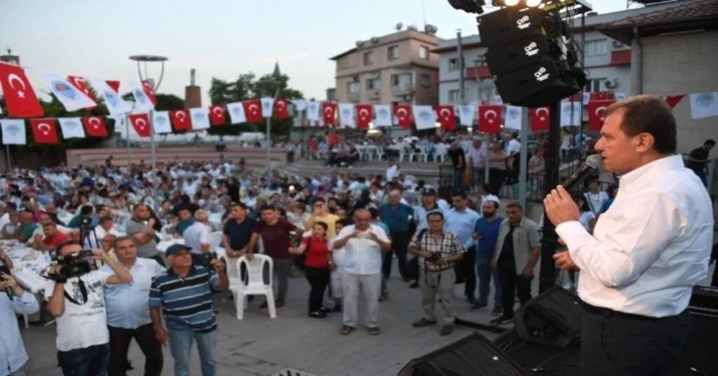 Başkan Seçer, İftarda Tarsuslularla Buluştu