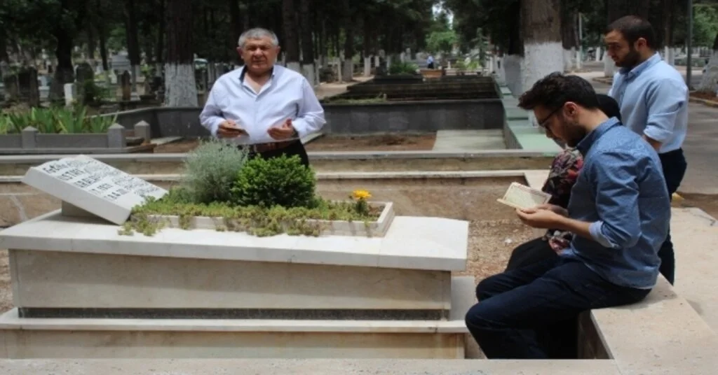Bayramda Mezarlıklar Doldu