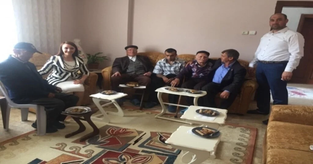 Belediye Başkanı Tekin, Yaşlıların Bayramını Kutladı