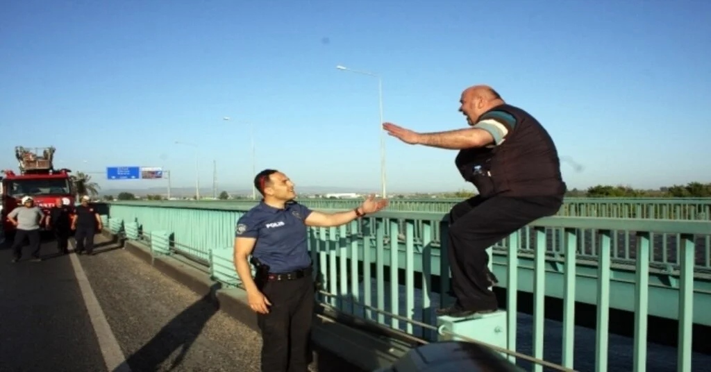Bir Anlık Dalgınlığından Faydalanıp Tutup Çektiler