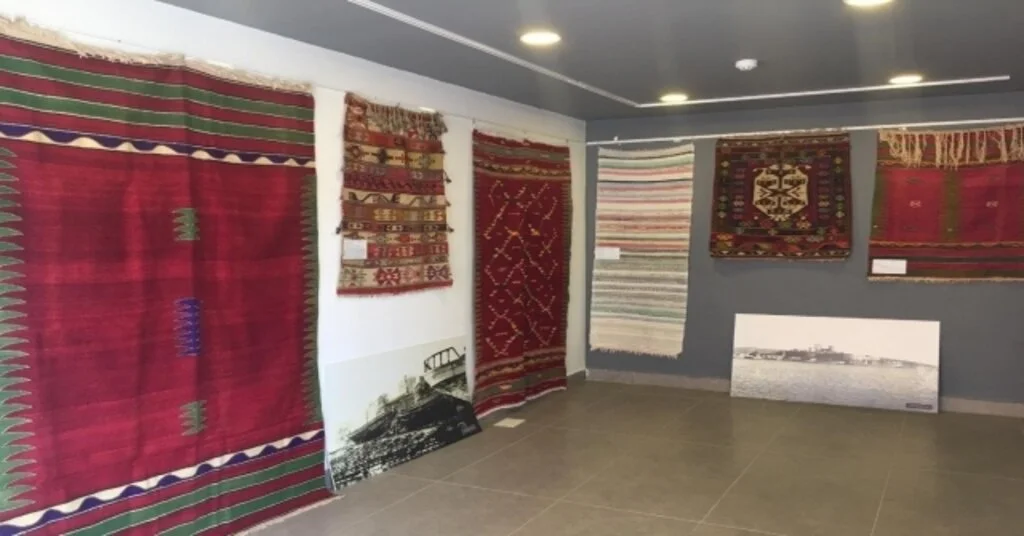 Bodrumda Asırlık Kilimler Görücüye Çıktı