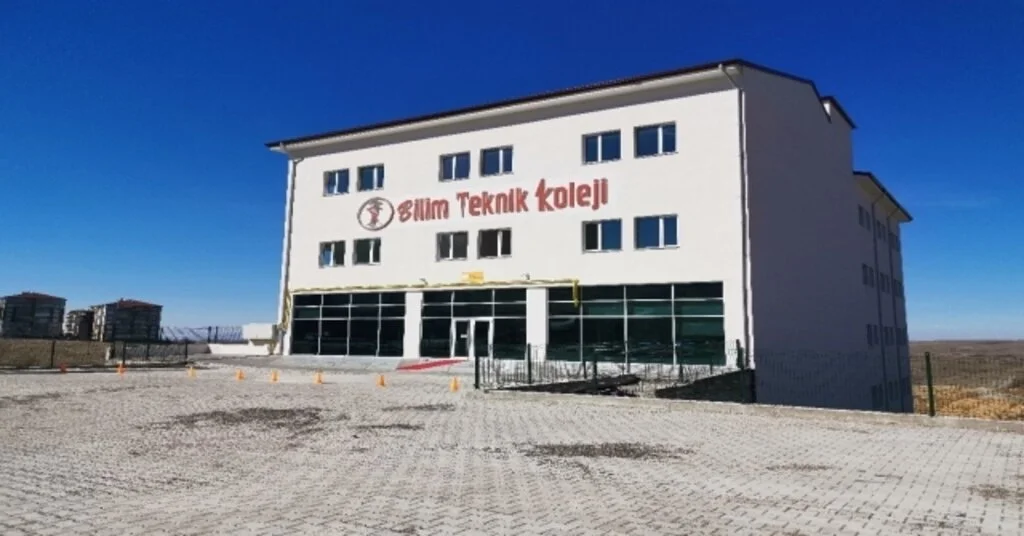 Bu Özel Okul Yüzde 100 Ücretsiz, Duyan İnanamıyor