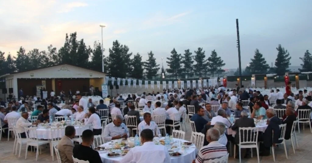 Canpolat Mahalle Temsilcileriyle İftar Yaptı