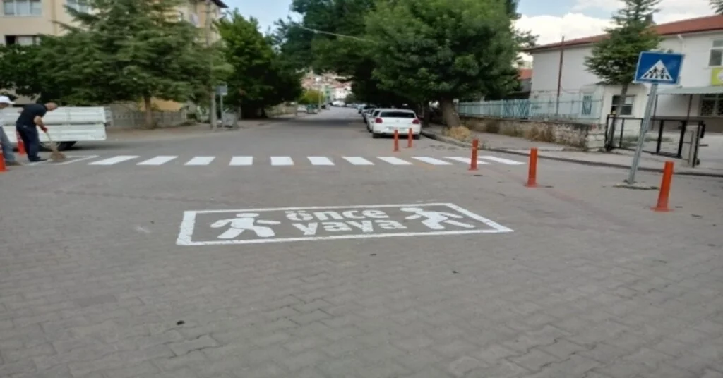 Dinarda Yaya Öncelikli Trafik Düzenlemesi