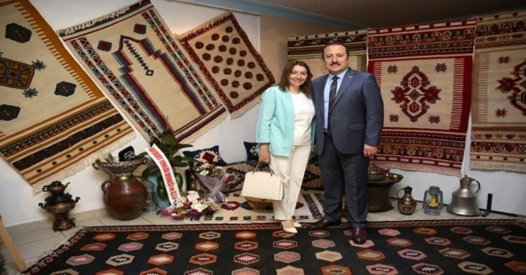 El Emeği Göz Nuru Ürünler Halk Eğitim Merkezi Sergisinde Görücüye Çıktı
