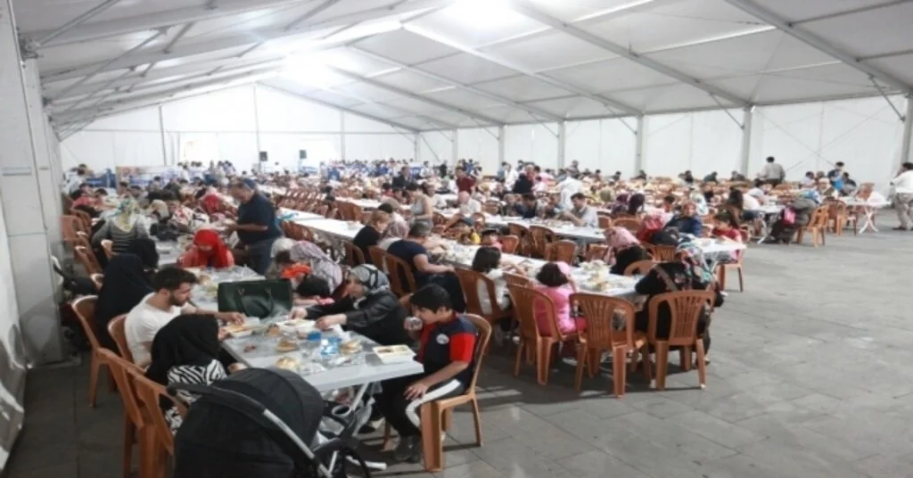 Elazığda 75 Bin Kişi İftar Çadırında Buluştu
