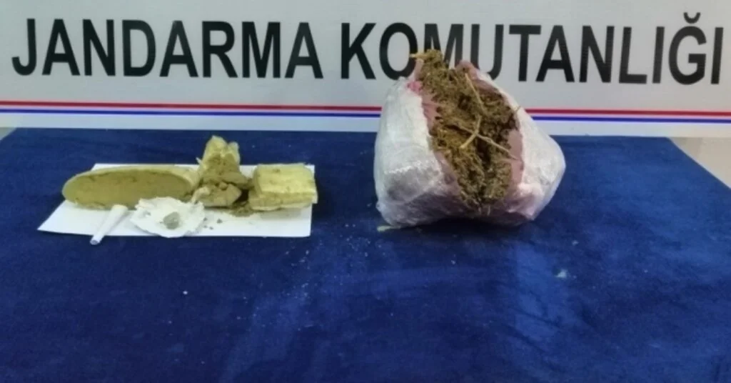 Elazığda Esrar Ve Metamfetamin  Elegeçirildi: 5 Gözaltı