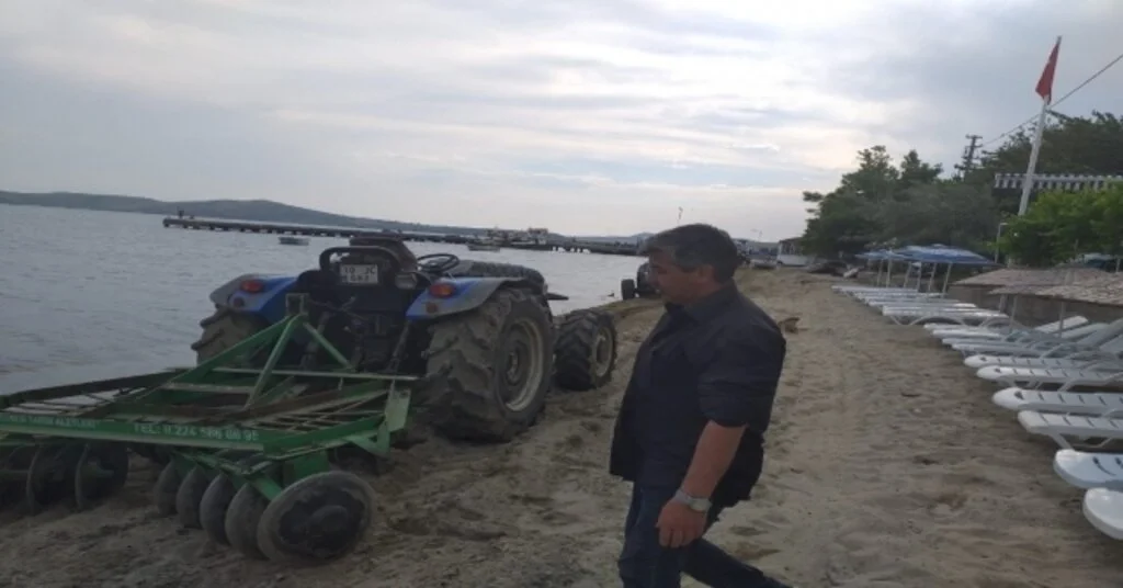 Erdekin Narlı Kumsalı Temizlendi