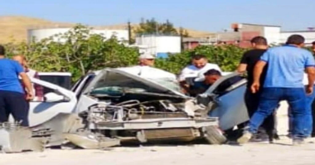 Gaziantepte Otomobil İş Makinesine Çarptı: 4 Yaralı
