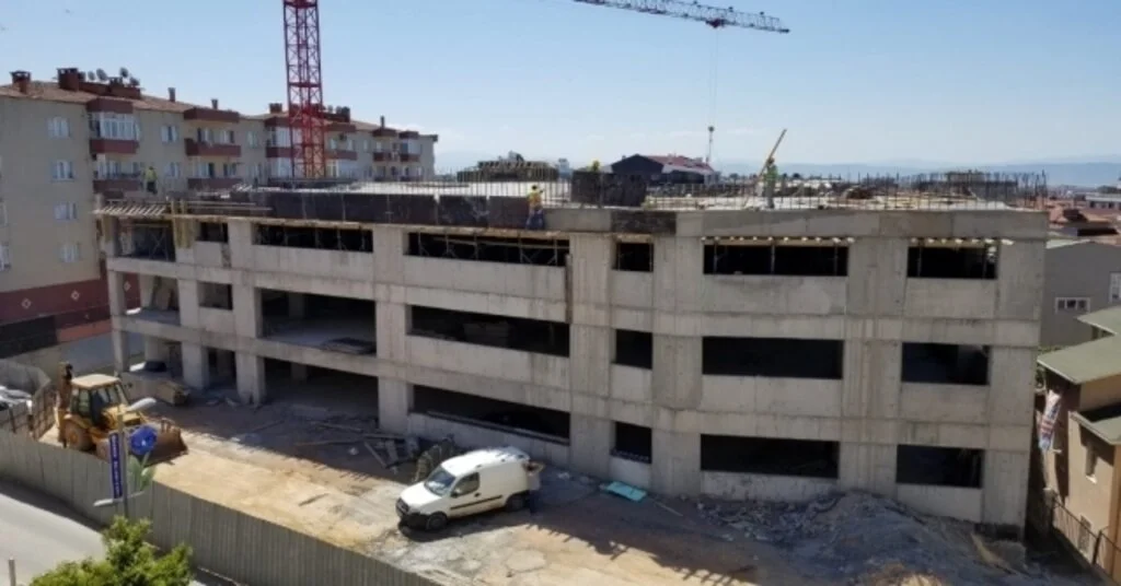 Gebzedeki 7 Katlı Otopark Yükseliyor