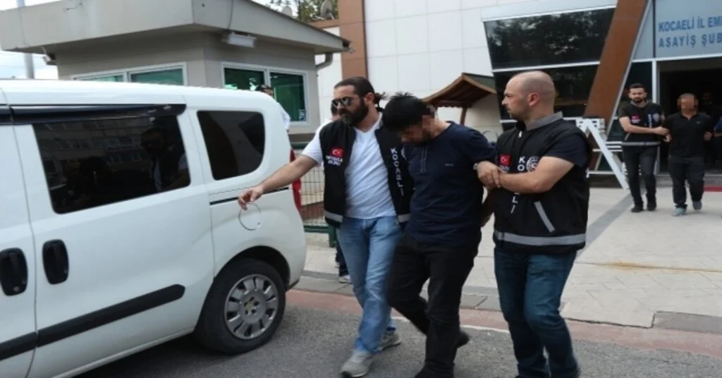 Girdikleri Evlerden 100 Bin Tllik Vurgun Yapan Hırsızlar Tutuklandı