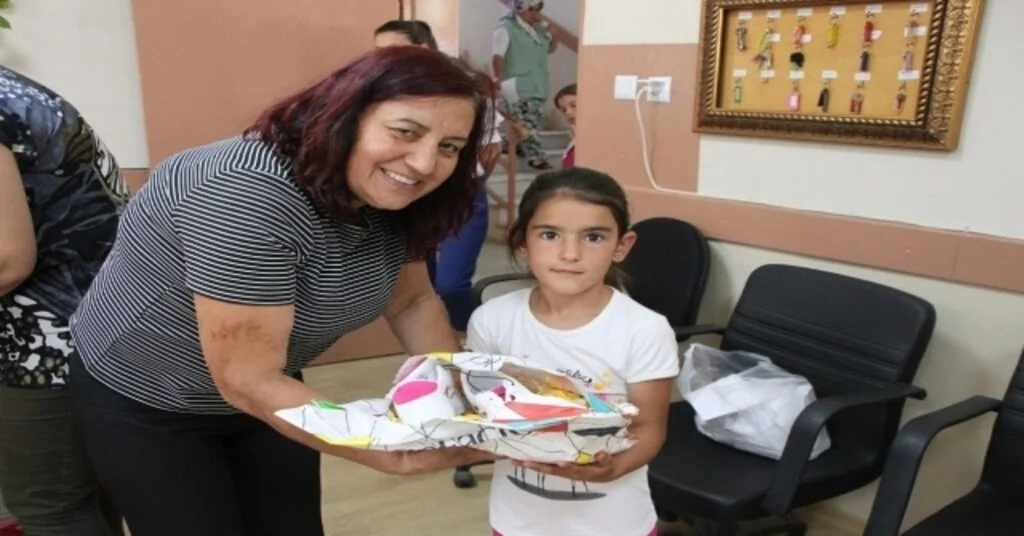 Gönül Elçilerinden Öğrencilere Bayram Hediyesi