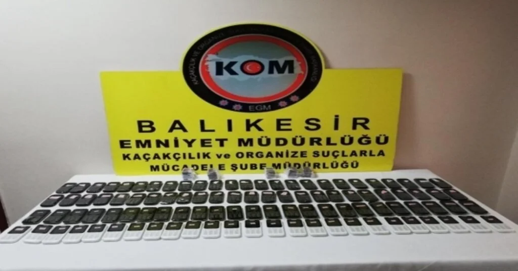Gümrük Kaçağı 100 Telefon Yakalandı