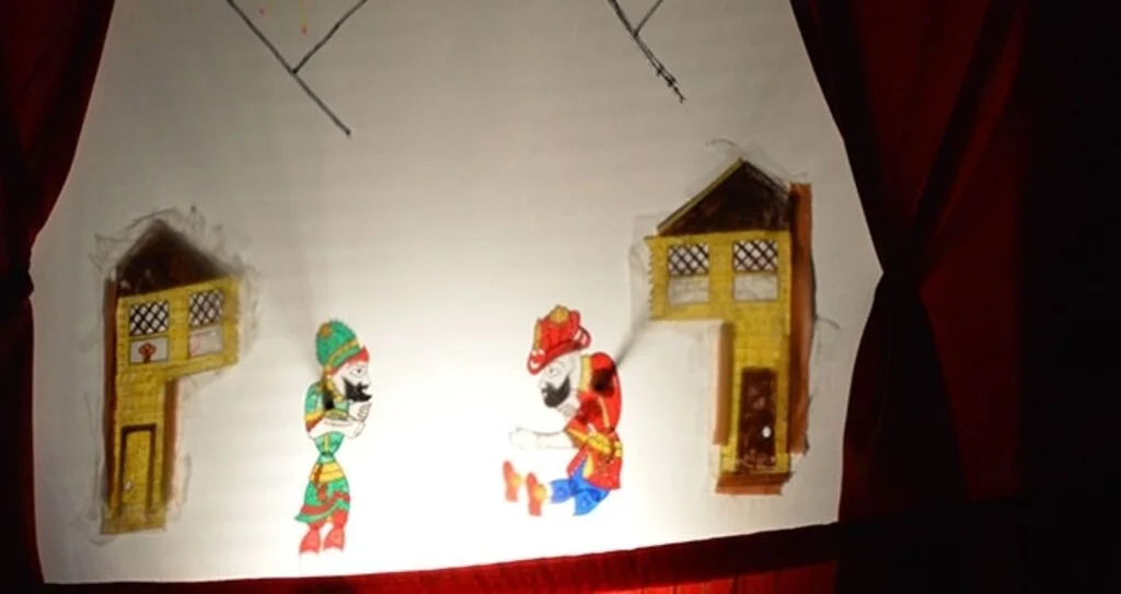 Hacivat Karagöz Öğrencileri Güldürdü