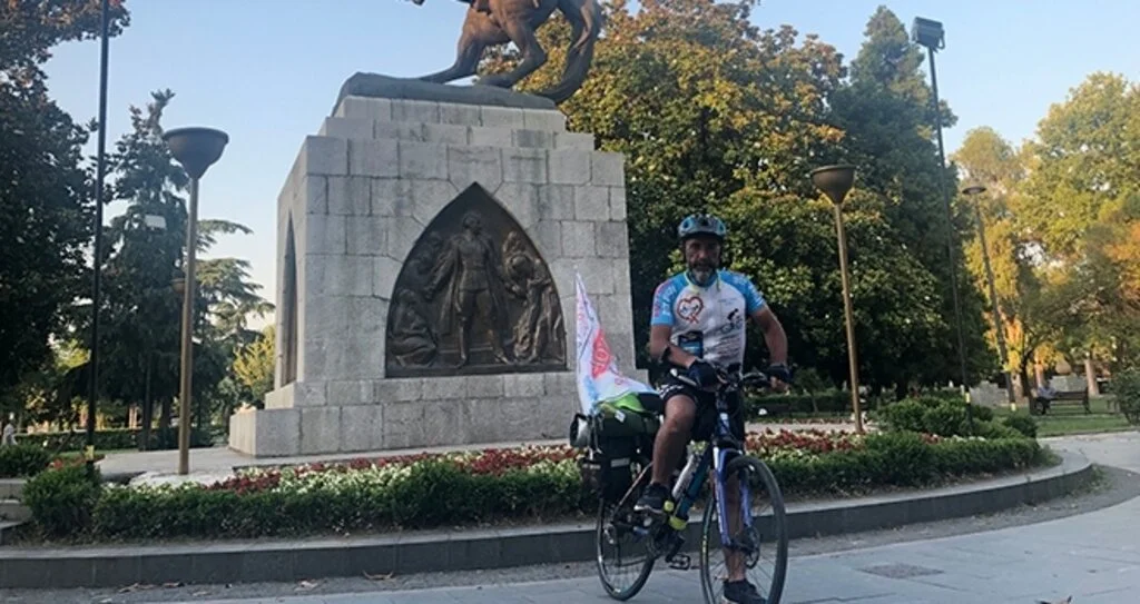"Her pedal bir umut" diyerek Türkiye'yi geziyor