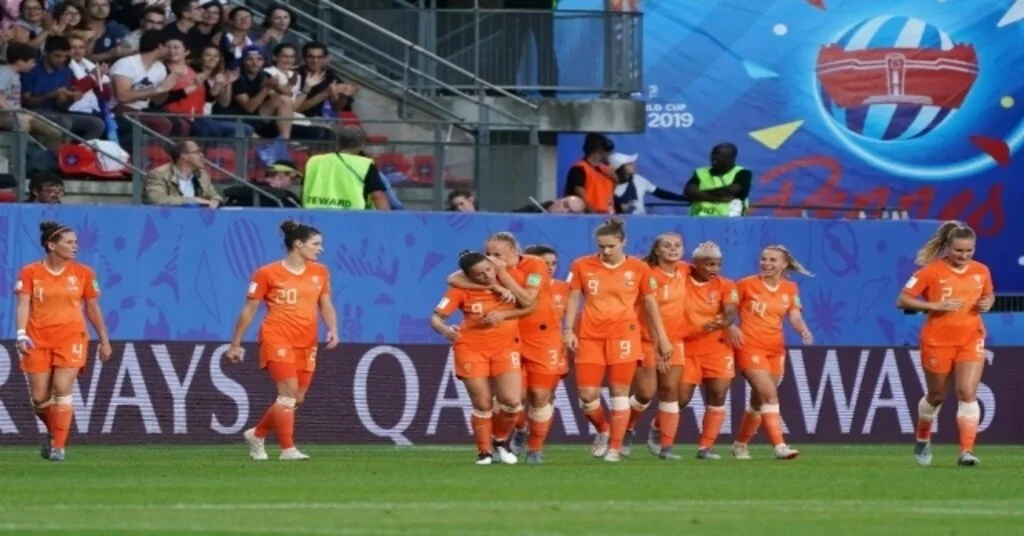 Hollanda İlk Kez Çeyrek Finalde